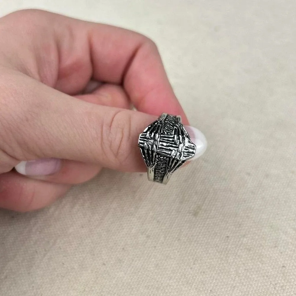 Vintage Y2K silver skeleton coffin dracula ring vampire cyber goth